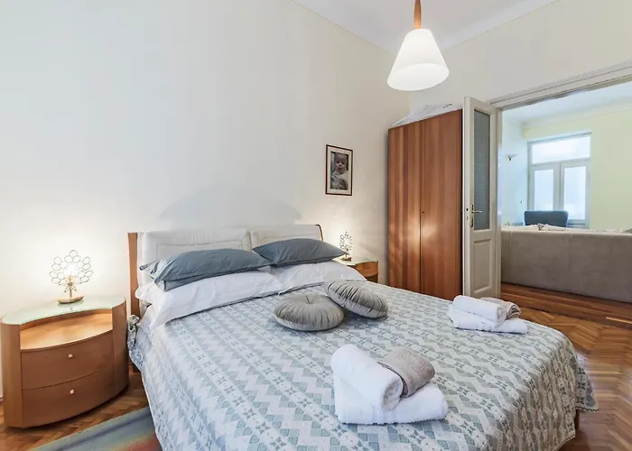 Apartamento Lovely In With Kitchen
