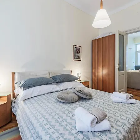 Apartamento Lovely In With Kitchen