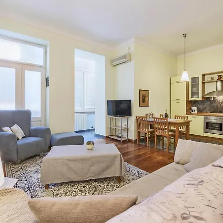 Lovely In With Kitchen Apartamento