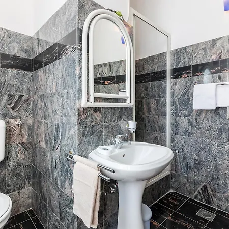 Apartamento Lovely In With Kitchen Pula